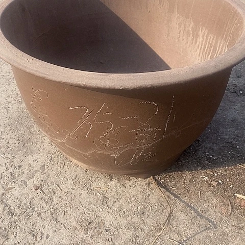 中国宜兴紫砂花盆＂