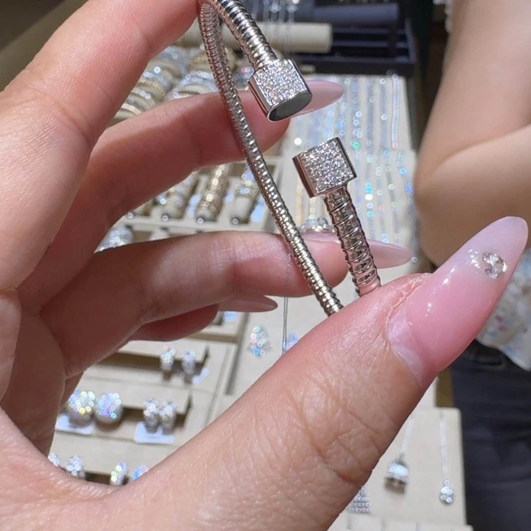 手镯钻石18K金镶嵌