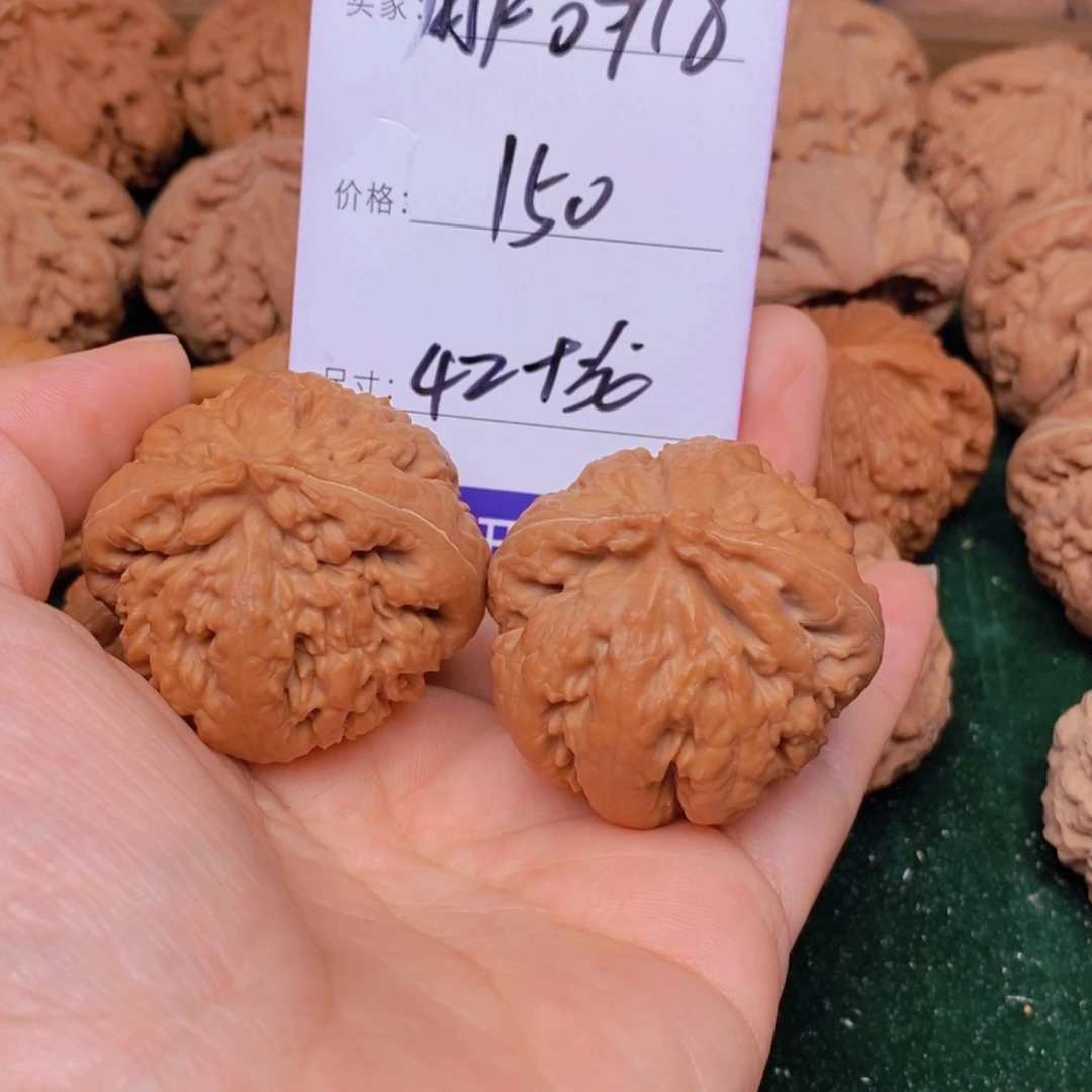 用***8文玩核桃霸王龙核桃