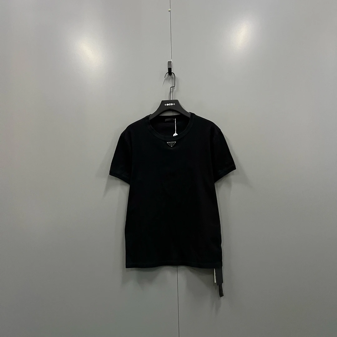 99新 Prada/普拉达 楠 黑色三角标圆领短袖 XL码/98新/609182