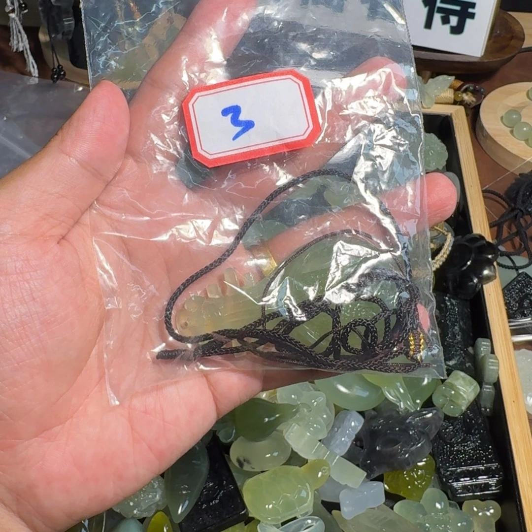 ****)蛇纹石玉合金颈饰