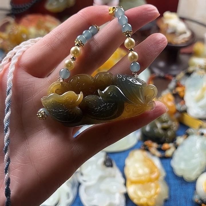 蛇纹石玉合金颈饰