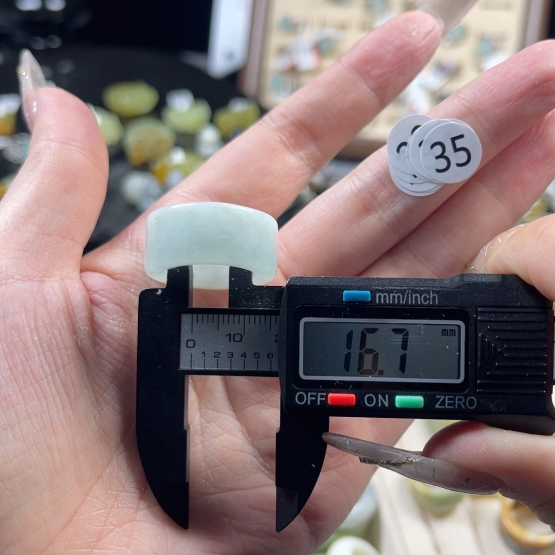 蛇纹石玉未镶嵌戒指