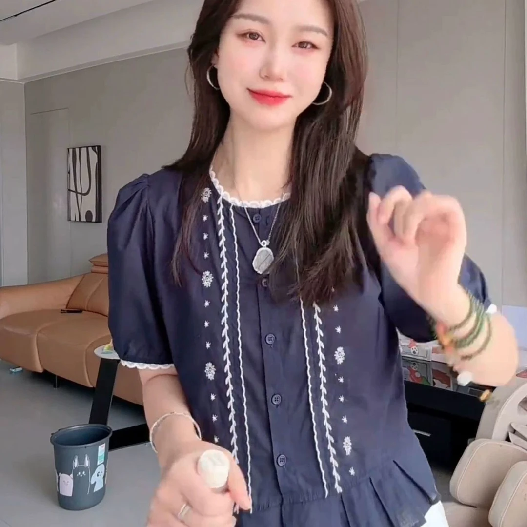 【卢大婷专属】全棉衬衣夏季时尚圆领刺绣短袖衬衫女百搭短袖上衣