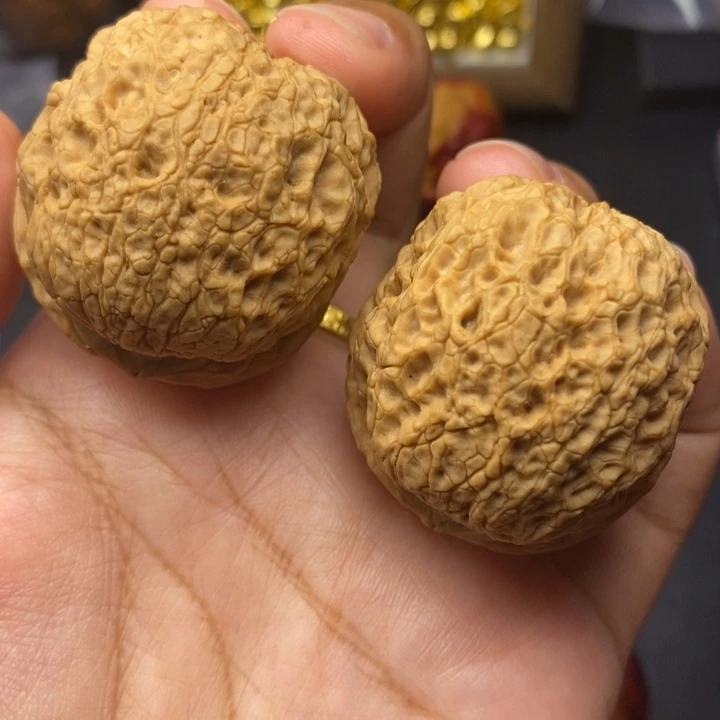文玩核桃把件41尺牡丹绣球