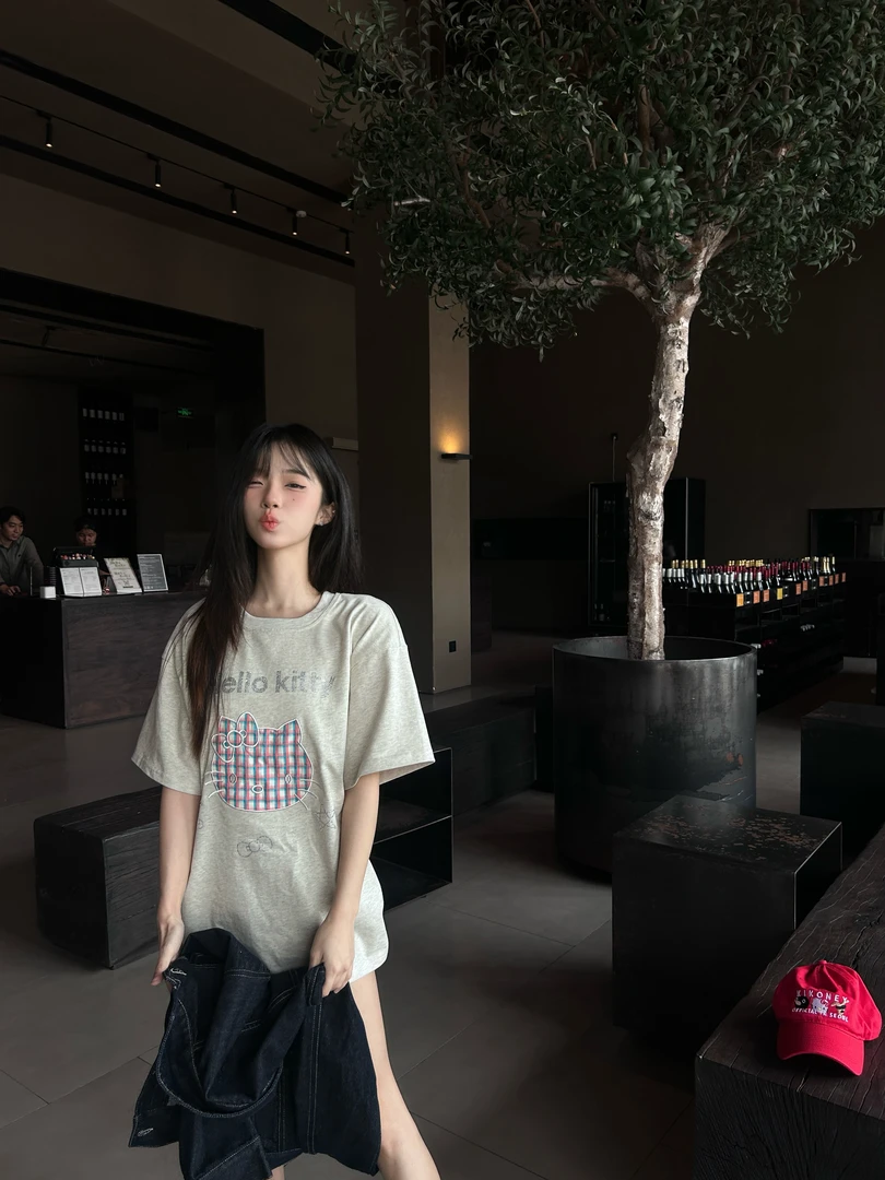 Run菲菲日系小清新kitty猫贴布短袖宽松T恤女