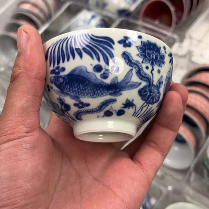 陶摆件青花鱼澡纹鸡心杯