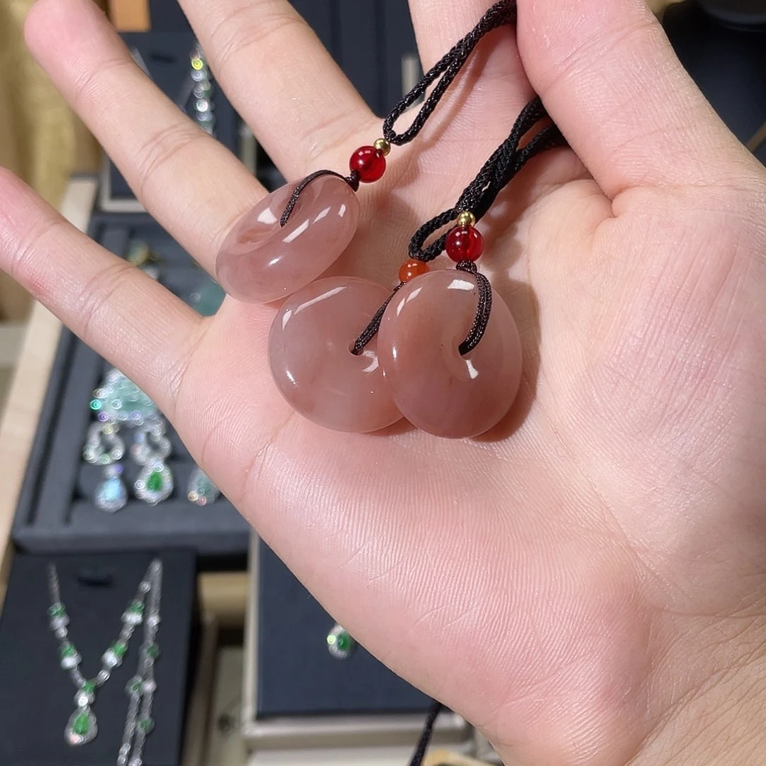 石英质玉（金丝玉）未镶嵌颈饰多样性发一