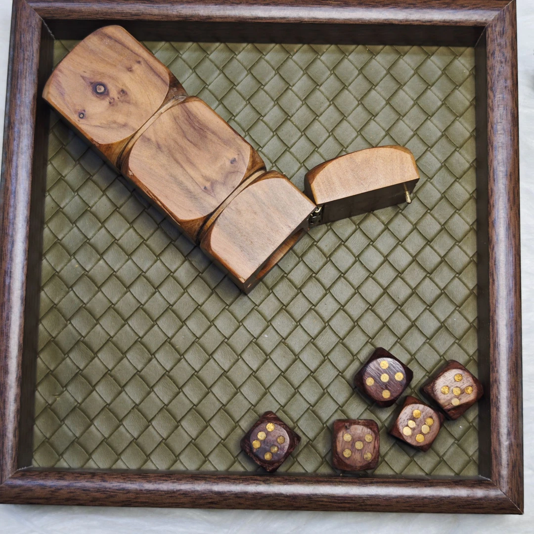 龙珠岛定制纯手工檀香心材制作骰盅+骰子限量版