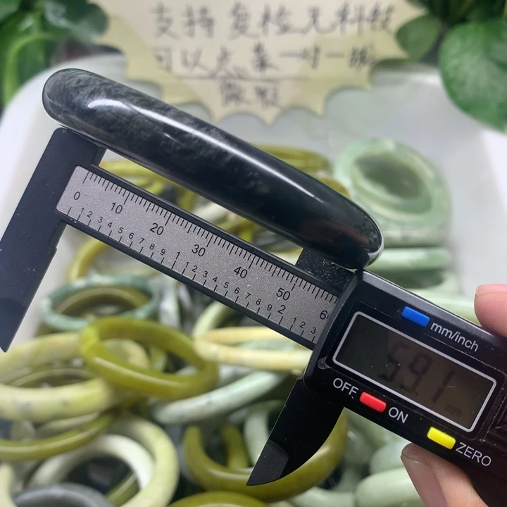 蛇纹石玉未镶嵌手镯19