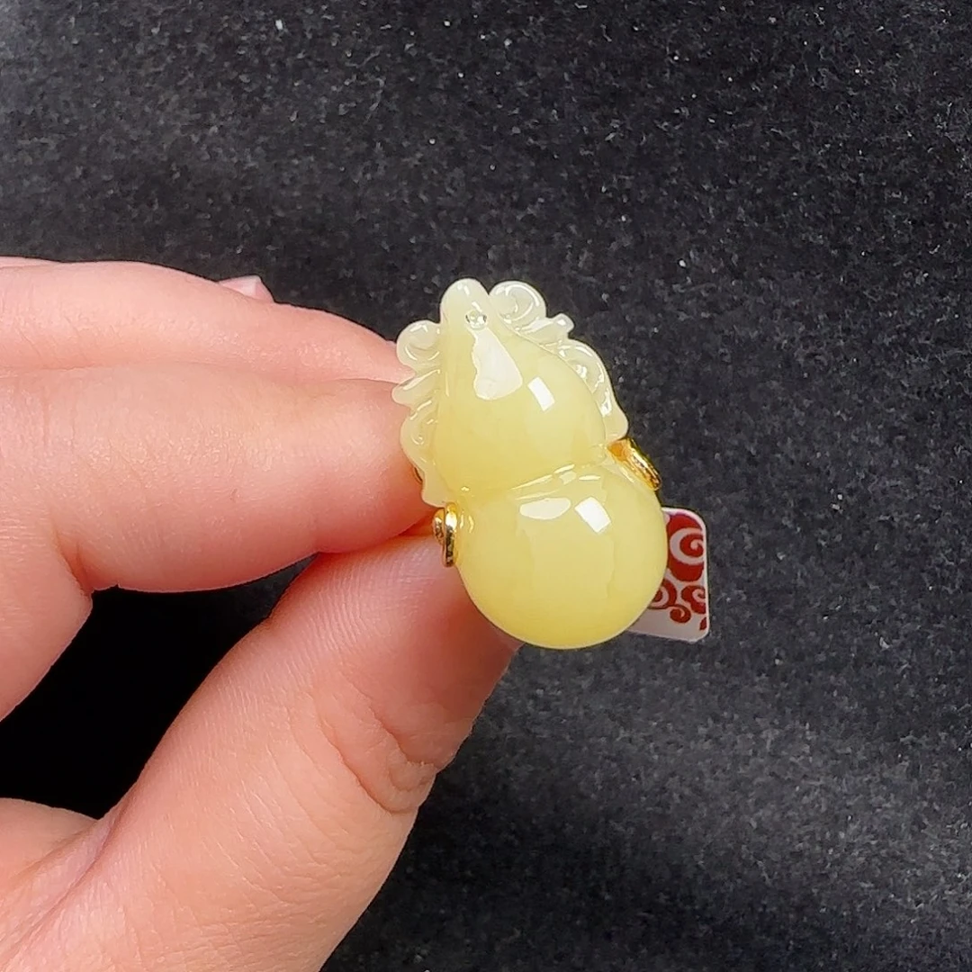 蜜蜡未镶嵌珠宝奇石