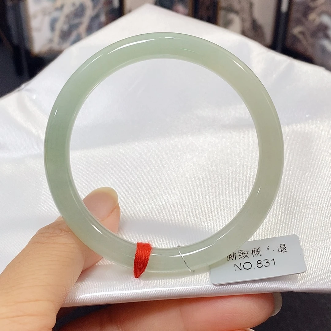 翡翠未镶嵌手镯手镯