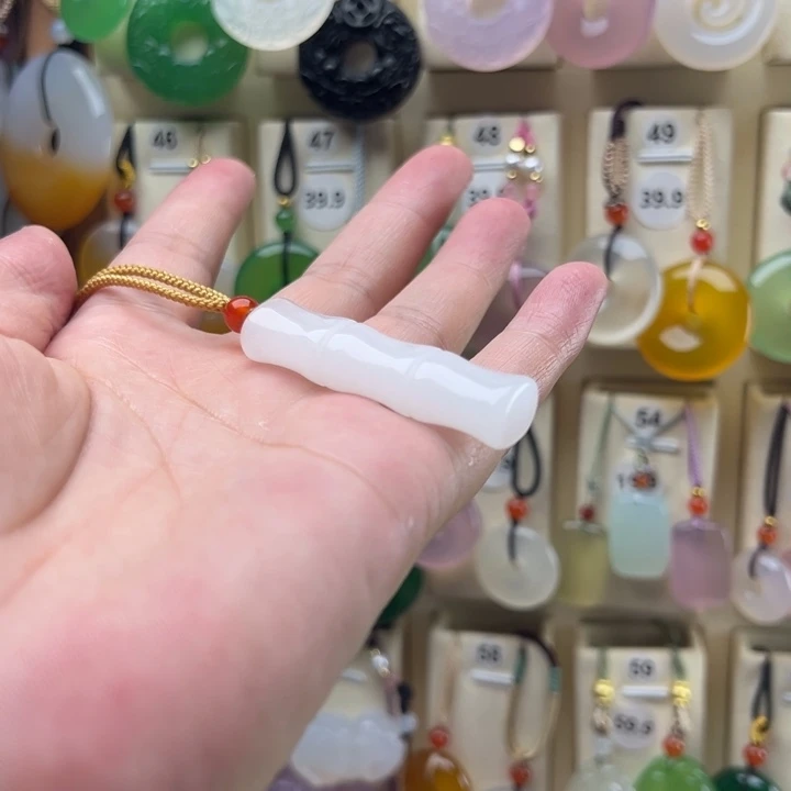 枫***头玛瑙/玉髓颈饰未镶嵌