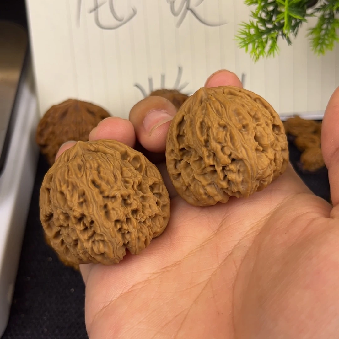 文玩核桃吊坠海*颜核桃