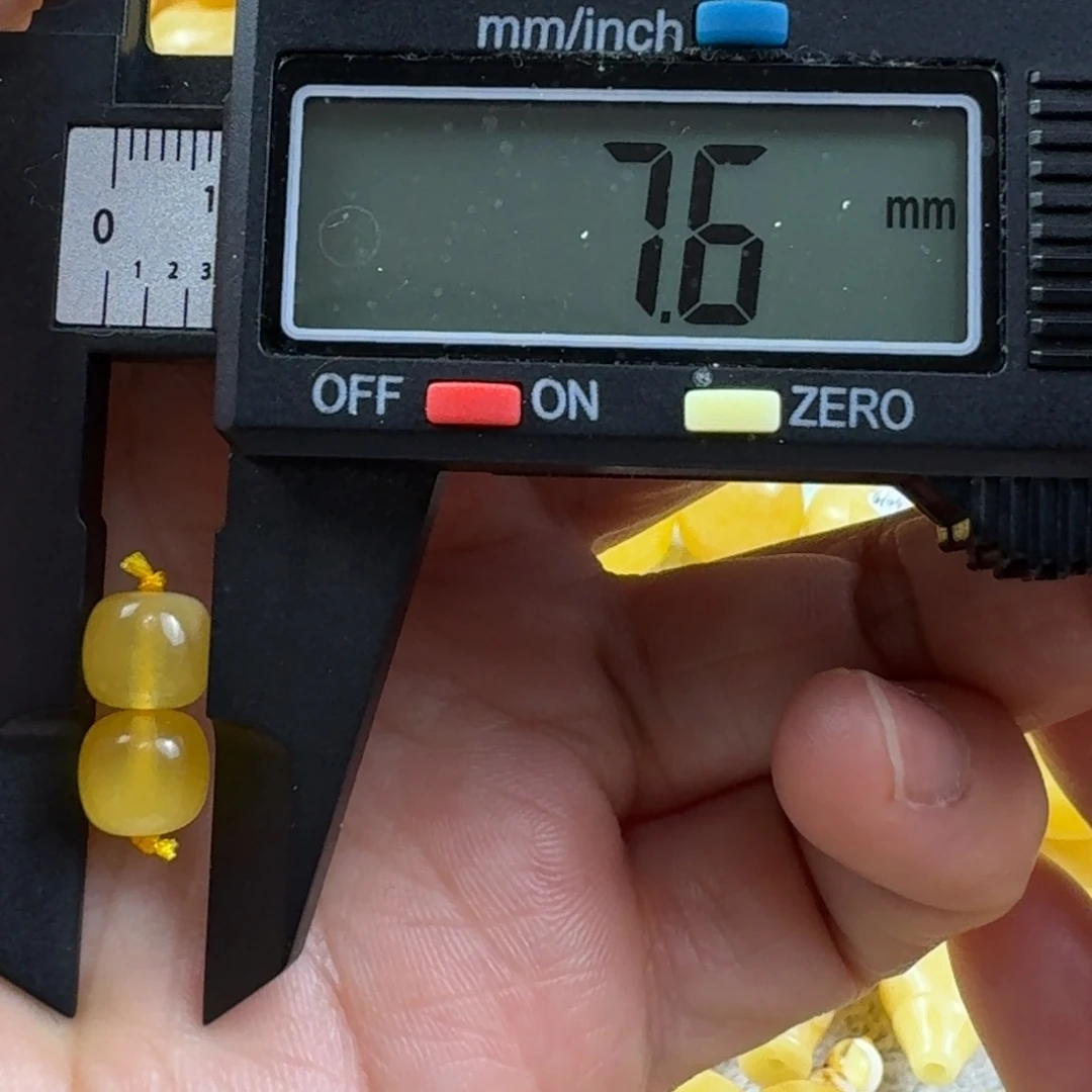 蜜蜡未镶嵌裸石11杂