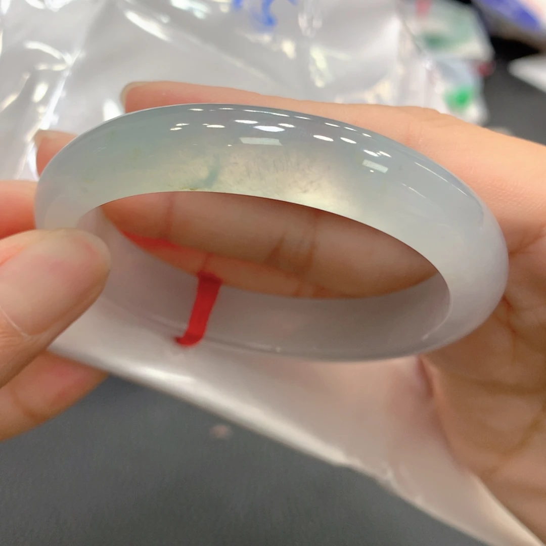 翡翠未镶嵌手镯贵妃