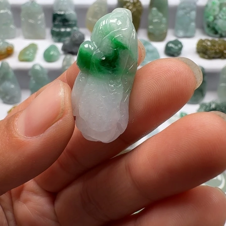 翡翠未镶嵌颈饰翡翠