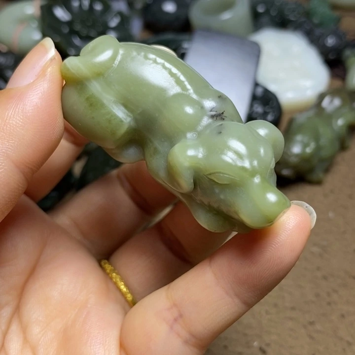 颈饰未镶嵌和田玉