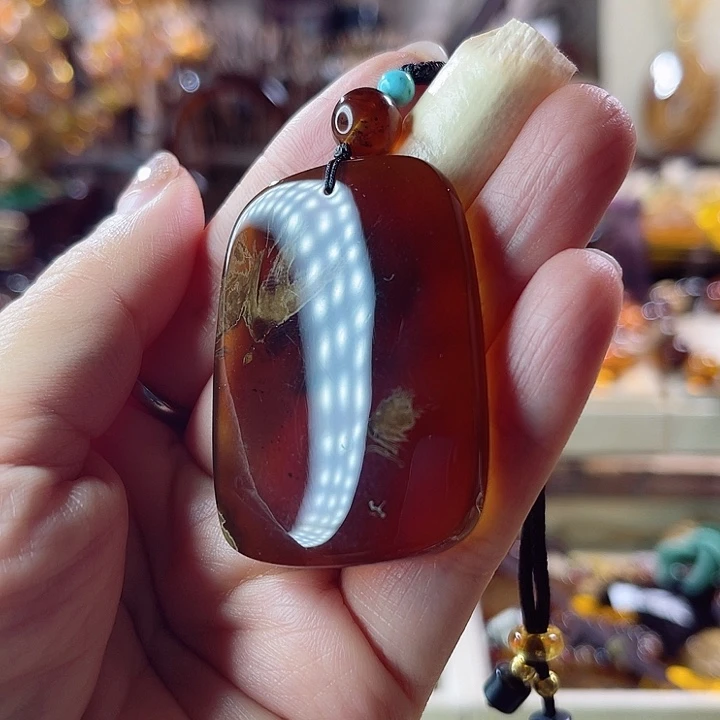 未镶嵌颈饰琥珀R****h天然缅甸琥珀