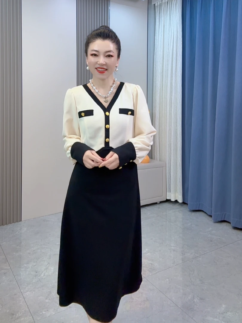 大码女装春装新款微胖显瘦温柔风黑白拼接设计感高端精致连衣裙子