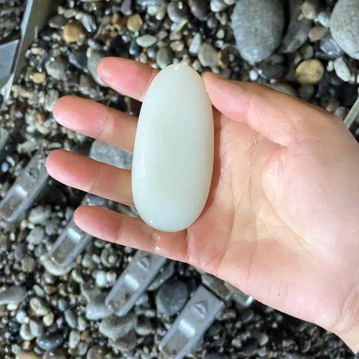 和田玉（糖玉）未镶嵌珠宝奇石