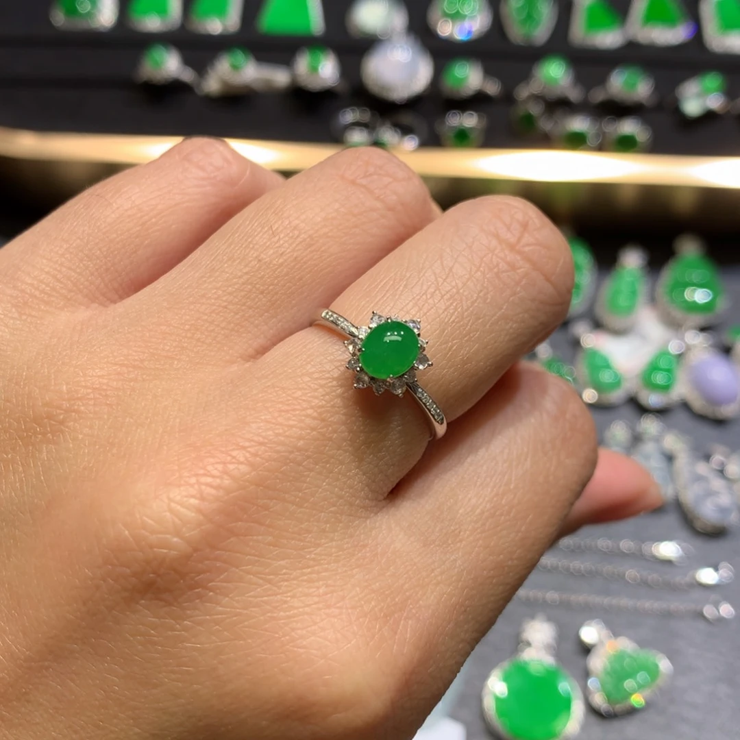 翡翠戒指18K金镶嵌振****8买断价，不退不换