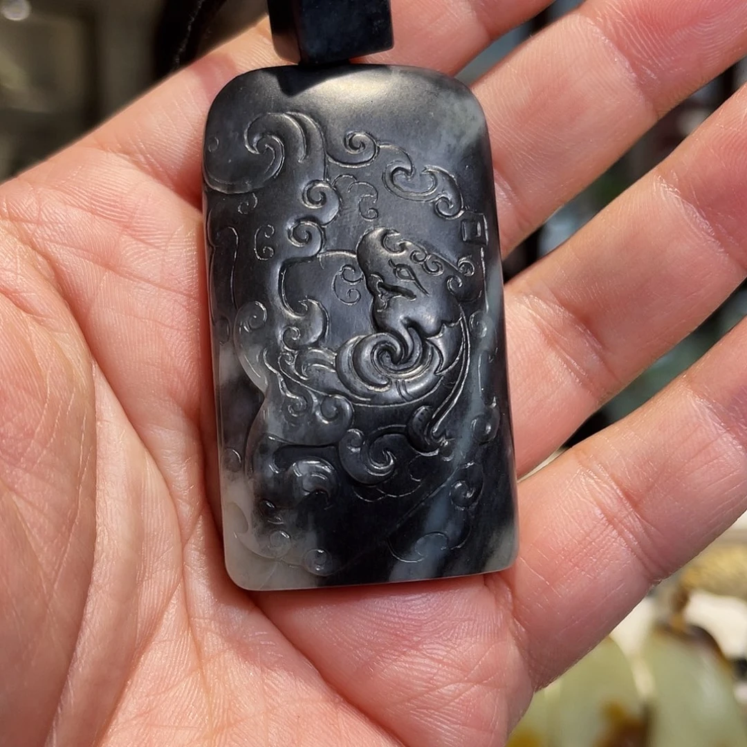 和田玉（糖玉）颈饰未镶嵌王**?