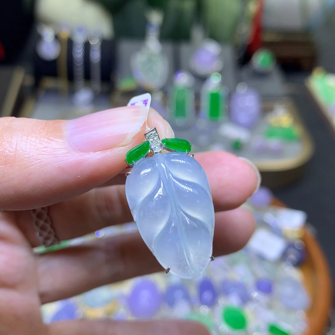 翡翠18K金镶嵌颈饰翡翠玉石吊坠项链