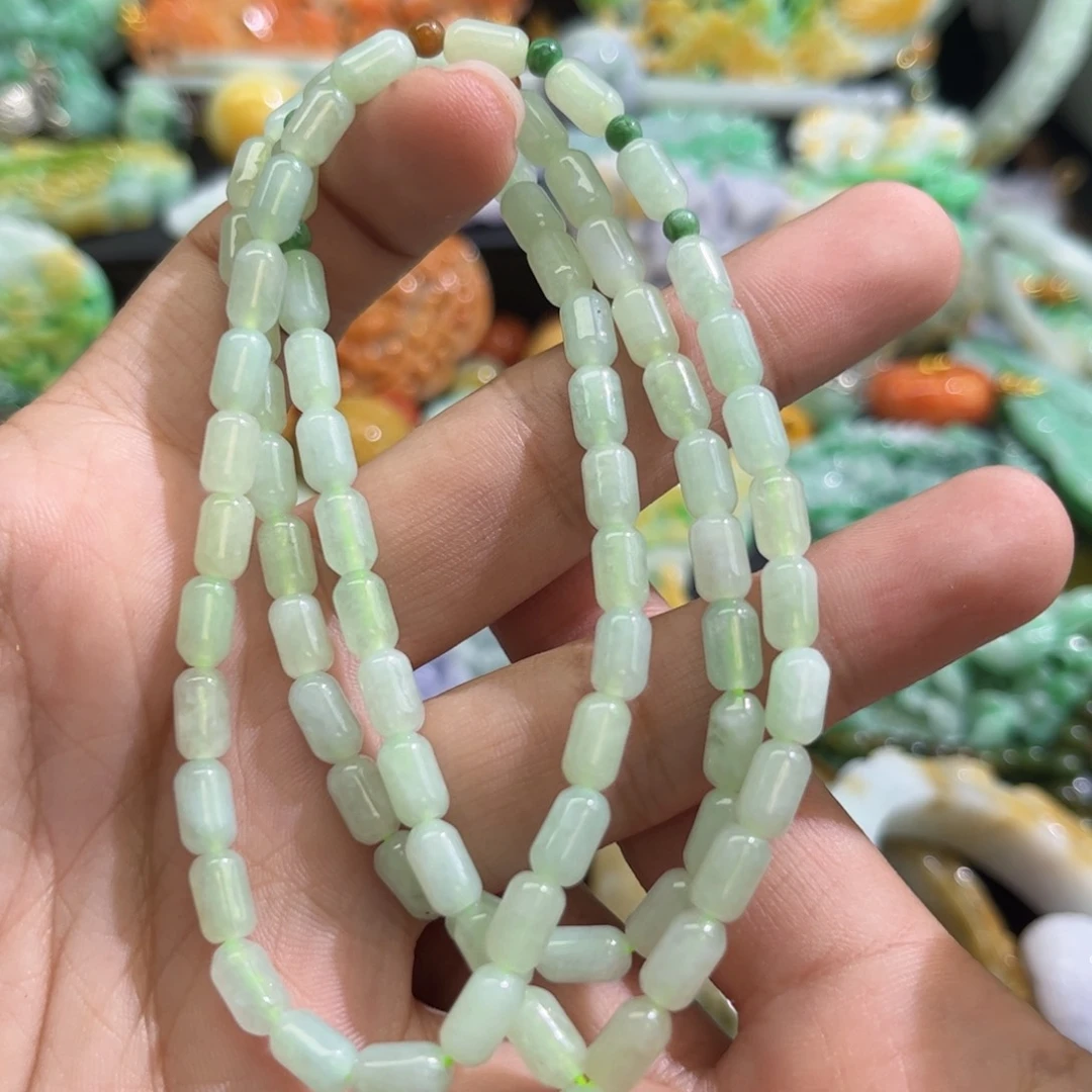 翡翠未镶嵌颈饰待编织