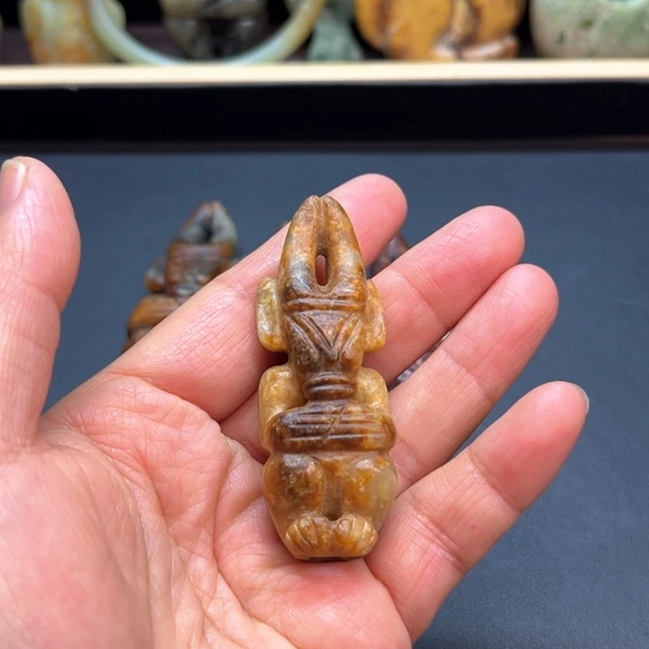 未镶嵌岫岩河磨玉（透闪石质玉）车挂心**水