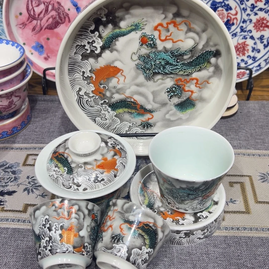 景德镇陶瓷学院等单位联合主办了