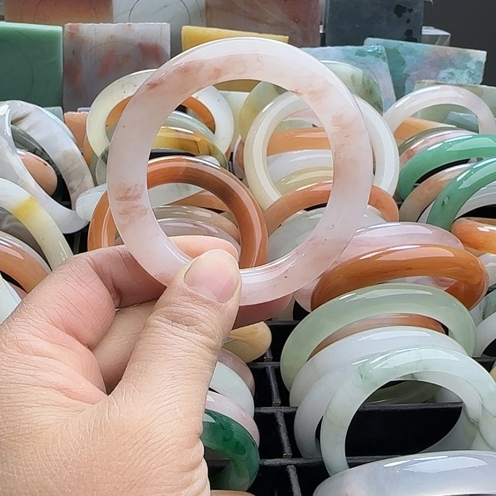 石英质玉未镶嵌手镯