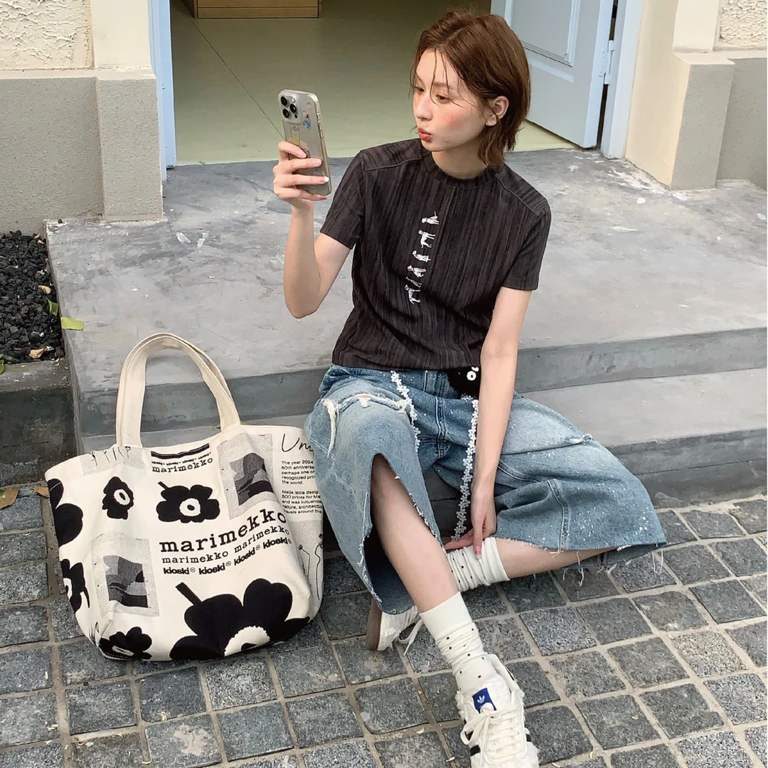 YANAG斑点狗排队小立领T恤