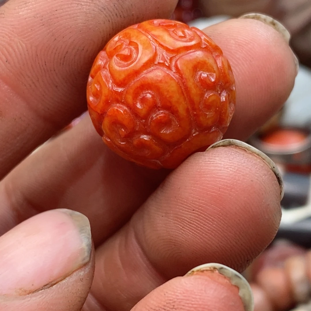 DIY琉璃珠子的颜色是蓝色的还是