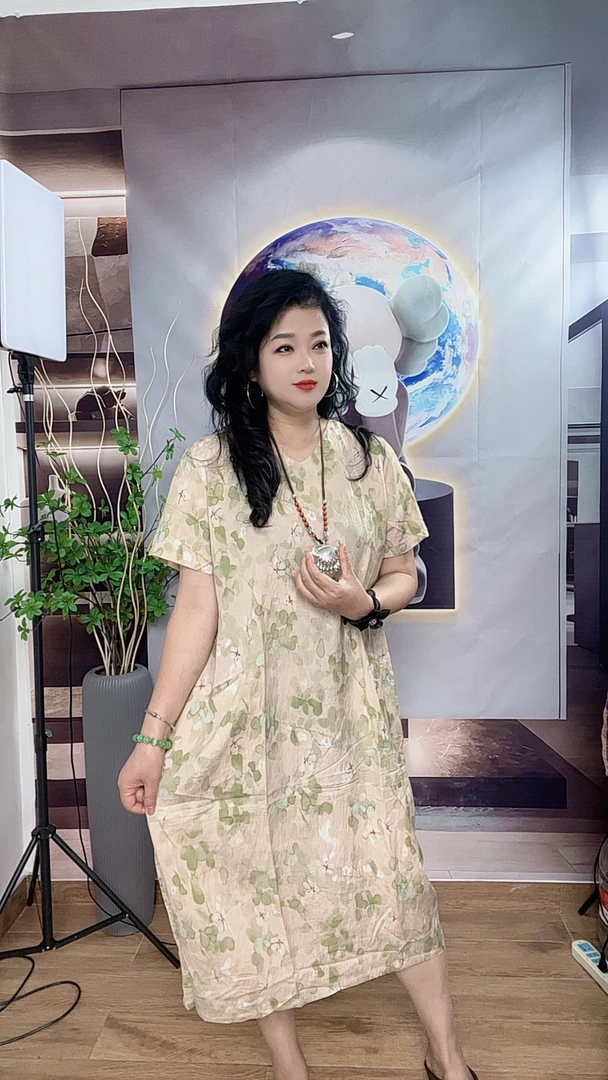 网红新款鸡心领防晒花苞型拼接休闲夏季碎花民族风长款高端连衣裙