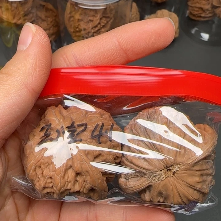 热***生文玩核桃把件455786789778768997778