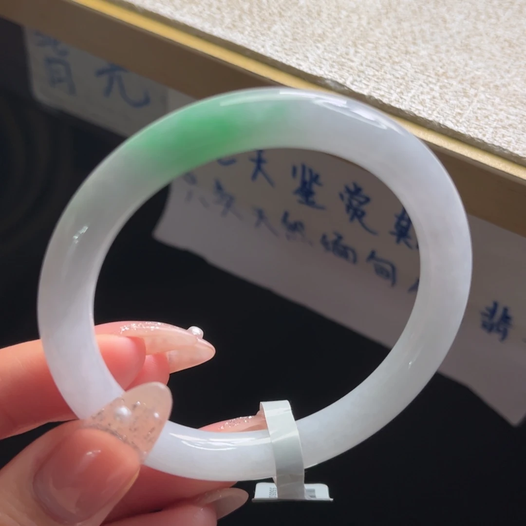 翡翠未镶嵌手镯手镯