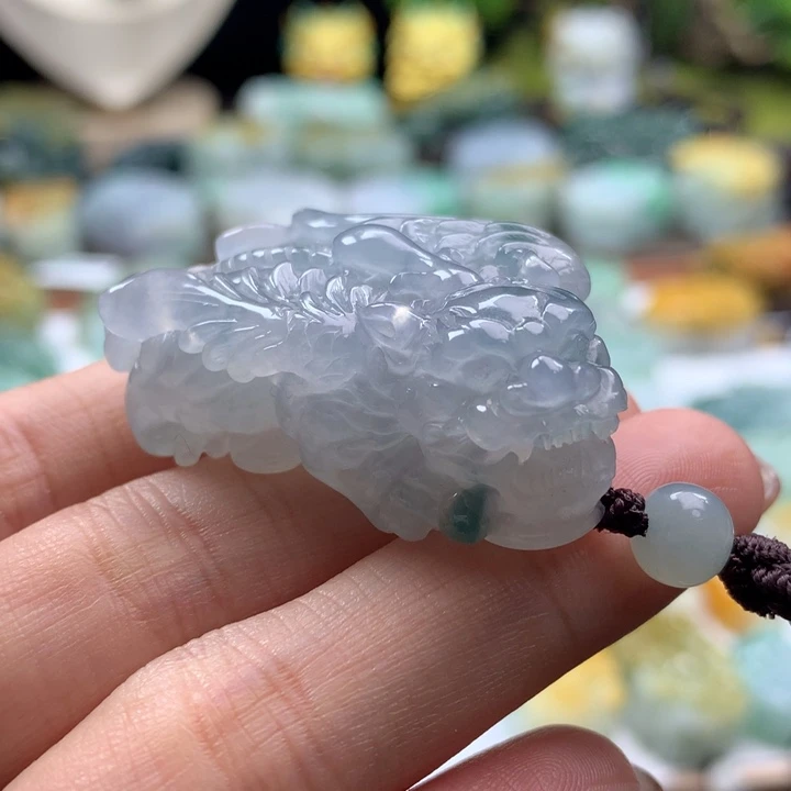 翡翠未镶嵌颈饰貔貅28