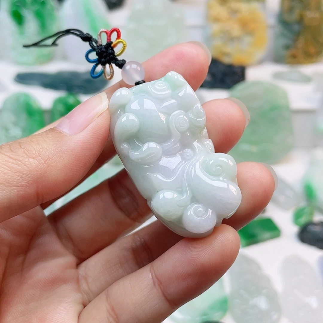 翡翠颈饰未镶嵌貔貅