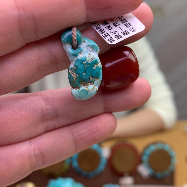 桃***居玛瑙/玉髓未镶嵌原矿