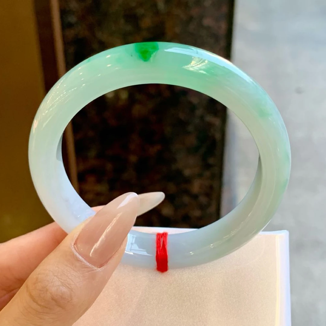 55 56冰飘绿花正圈翡翠A货手镯