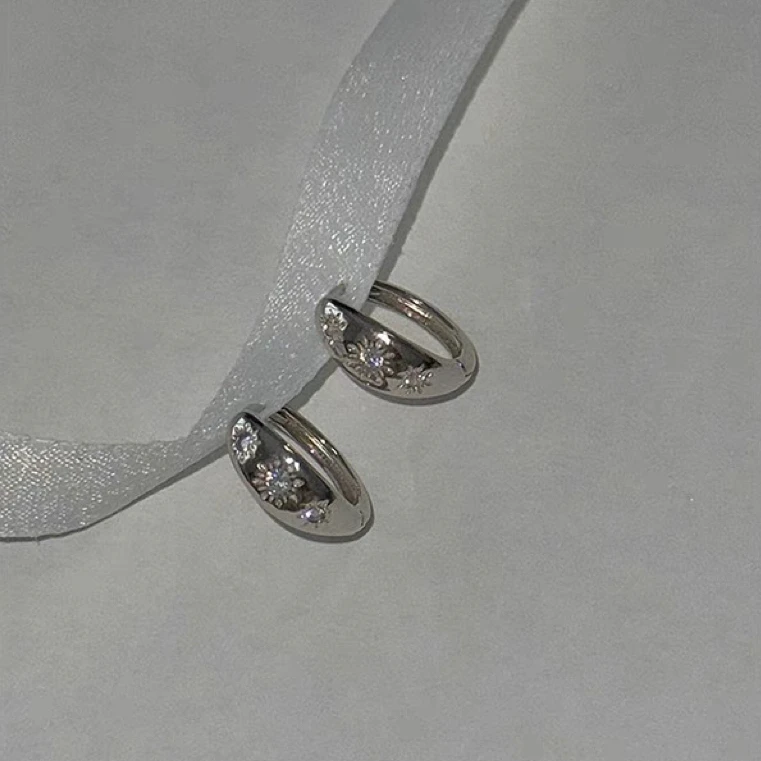 铜合金耳饰 D2148 闪亮小太阳耳扣小众简约基础耳圈