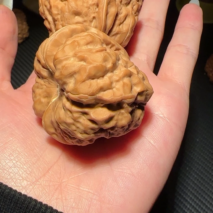 哈***哥吊坠文玩核桃eerdr