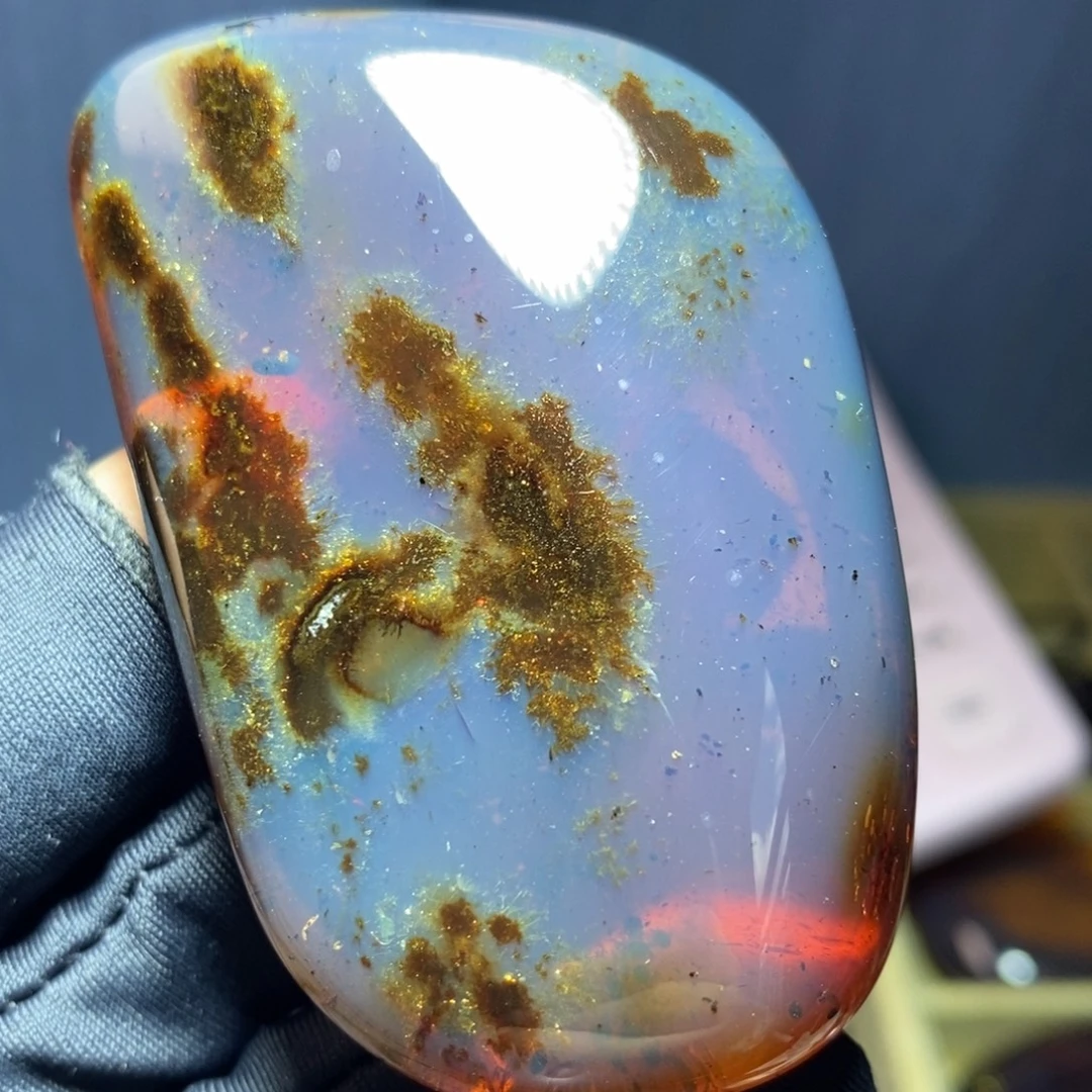 琥珀未镶嵌裸石……