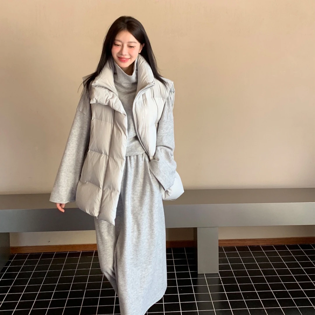 邹雪糕EROii 羽绒马甲冬季女款宽松保暖白鸭绒立领外套时尚百搭