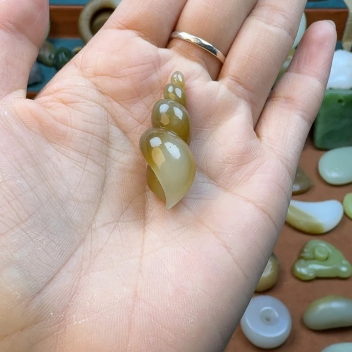 和田玉（糖玉）未镶嵌颈饰