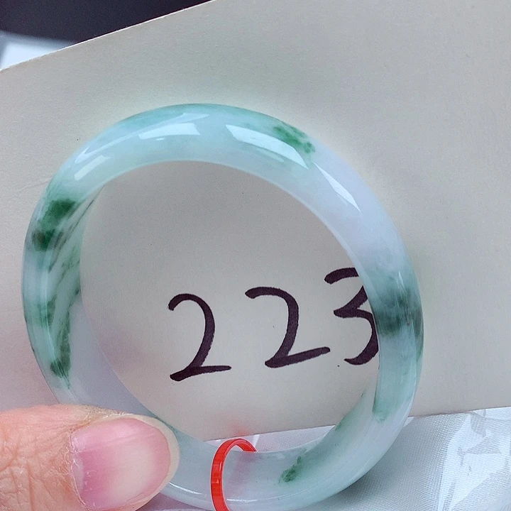 翡翠未镶嵌手镯（贵妃镯）翡翠