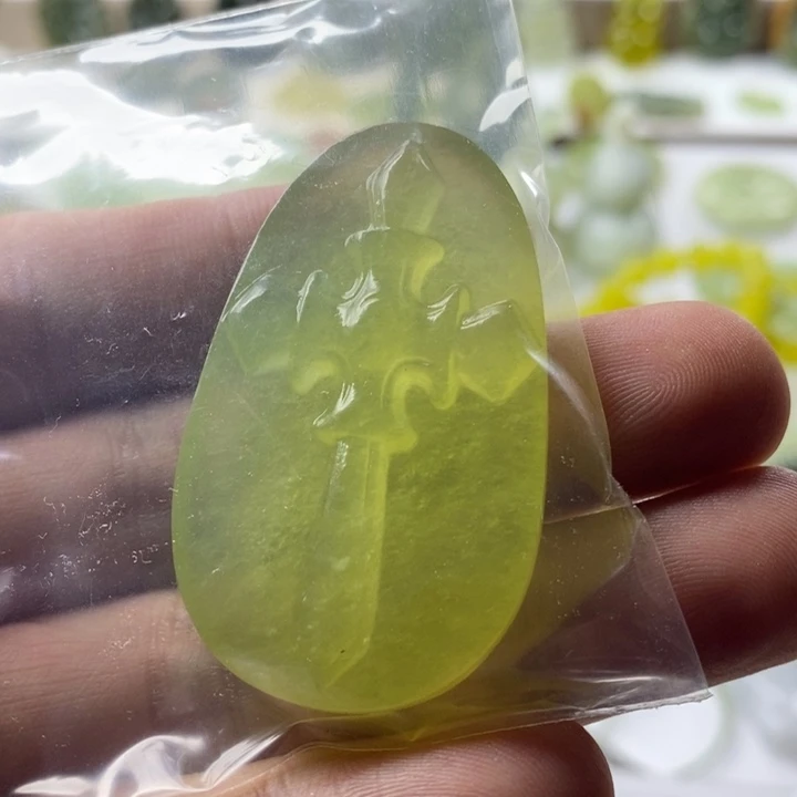 风***怒岫玉未镶嵌颈饰天然