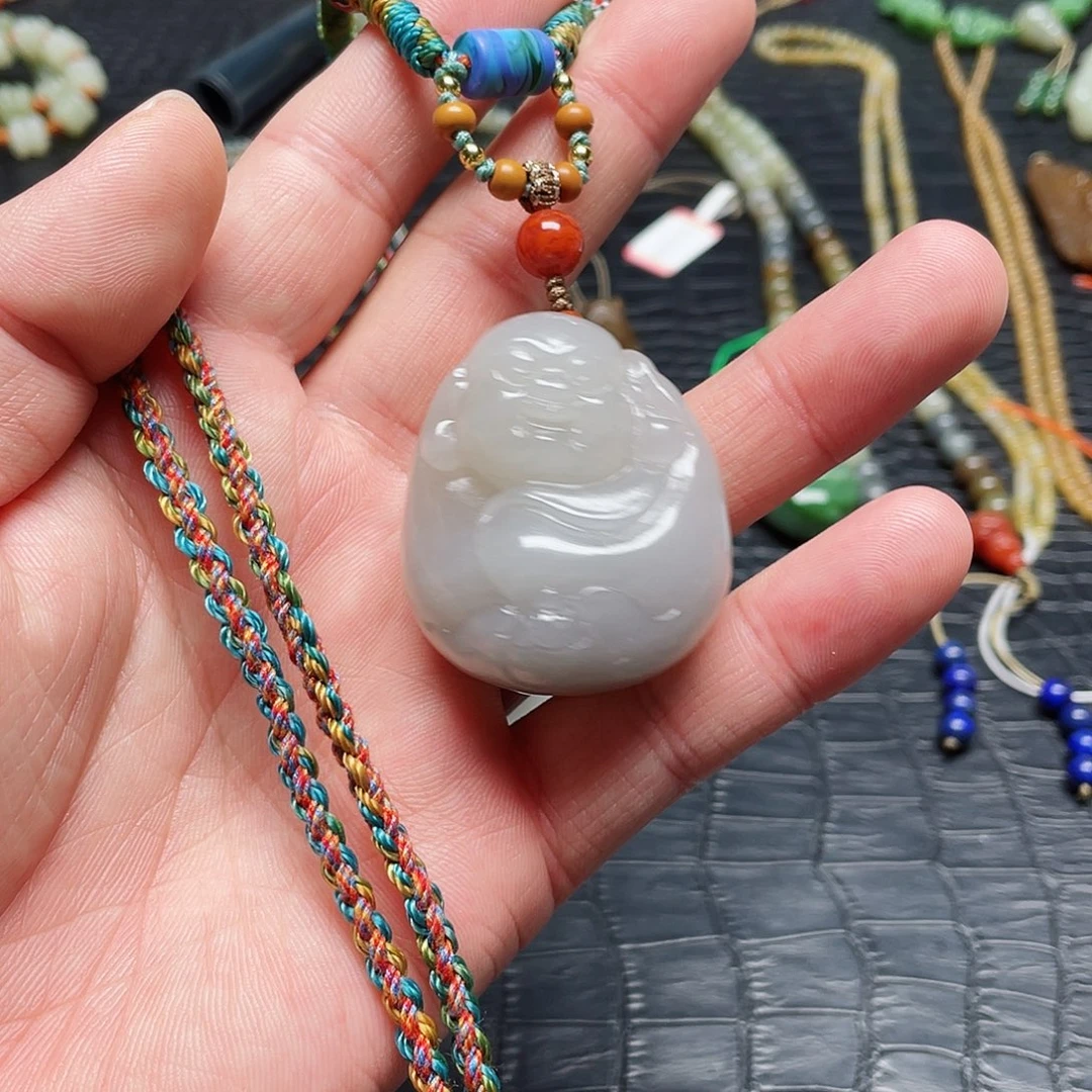 和田玉未镶嵌颈饰娜***姐吊坠