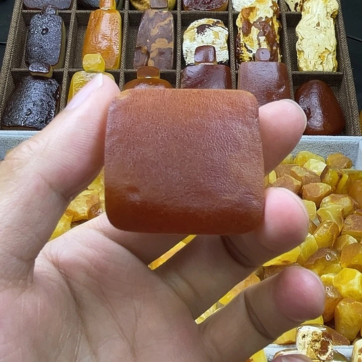 定制蜜蜡未镶嵌扣子